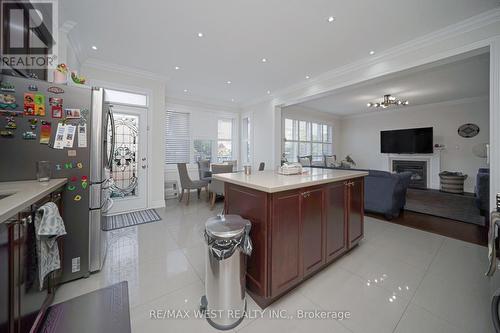 43 Swanton Road, Brampton, ON - Indoor Photo Showing Kitchen