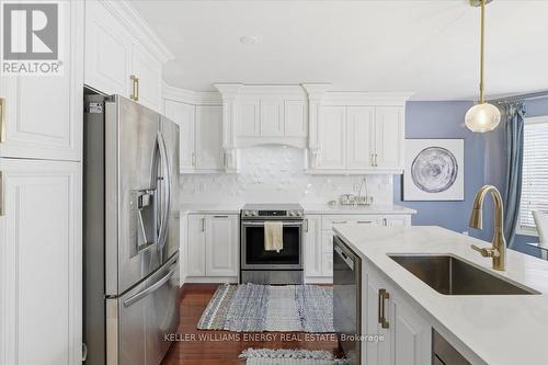 66 Oceanpearl Crescent, Whitby (Blue Grass Meadows), ON - Indoor Photo Showing Kitchen With Upgraded Kitchen