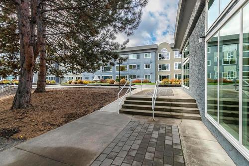 112-1045 Sutherland Avenue, Kelowna, BC - Outdoor