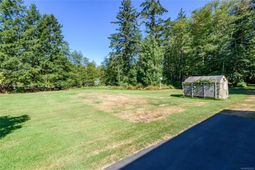 7602 Island Hwy North, Black Creek, BC 