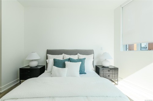 822-1628 Store St, Victoria, BC - Indoor Photo Showing Bedroom