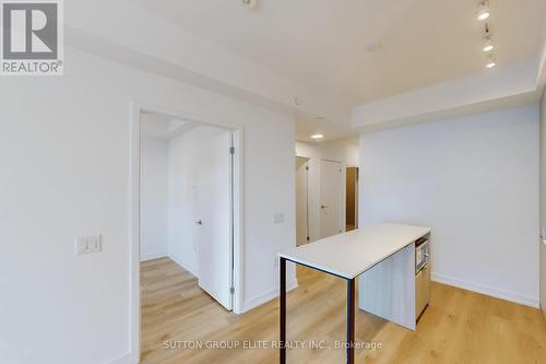 3506 - 395 Square One Drive, Mississauga, ON - Indoor Photo Showing Other Room