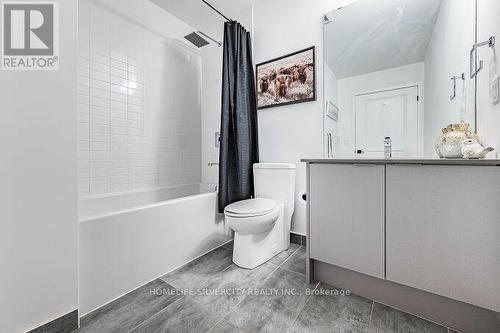 709 - 2481 Taunton Road, Oakville, ON - Indoor Photo Showing Bathroom