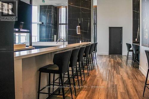 709 - 2481 Taunton Road, Oakville, ON - Indoor