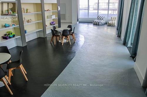 709 - 2481 Taunton Road, Oakville, ON - Indoor