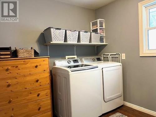 4511 Beaver Avenue, Hanmer, ON - Indoor Photo Showing Laundry Room