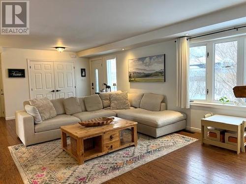 4511 Beaver Avenue, Hanmer, ON - Indoor Photo Showing Living Room