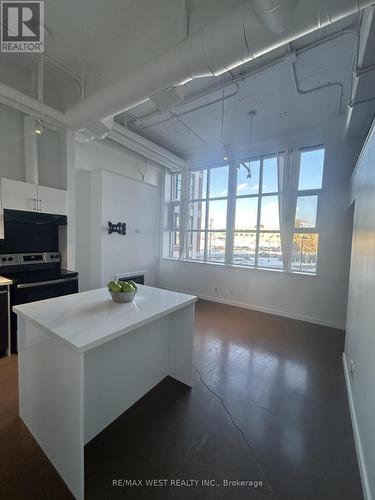 207 - 410 King Street W, Kitchener, ON - Indoor