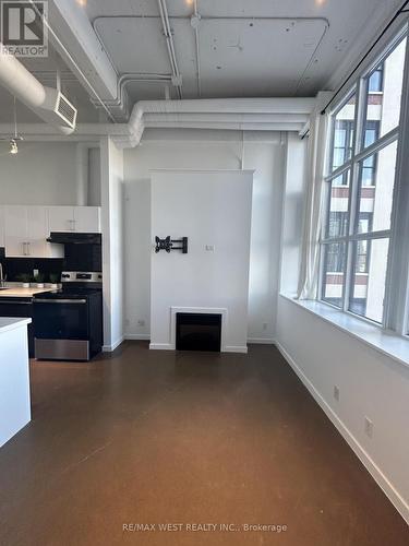 207 - 410 King Street W, Kitchener, ON - Indoor