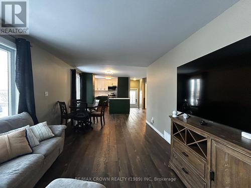 Open concept - 80 Brunelle Road S, Kapuskasing, ON - Indoor Photo Showing Living Room