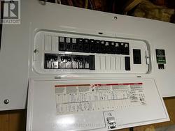 newer 100 amp electrical breaker panel - 