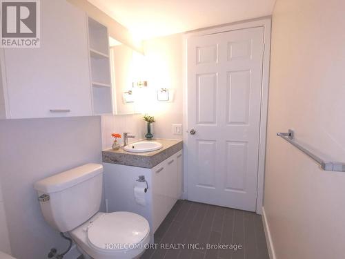 915 - 15 Singer Court, Toronto, ON - Indoor Photo Showing Bathroom