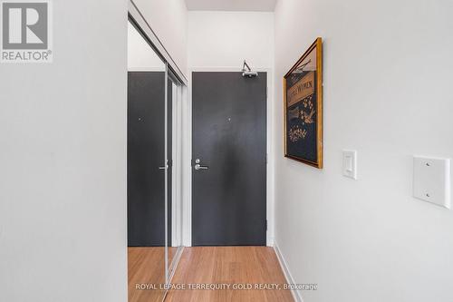 1901 - 105 George Street, Toronto, ON -  Photo Showing Other Room