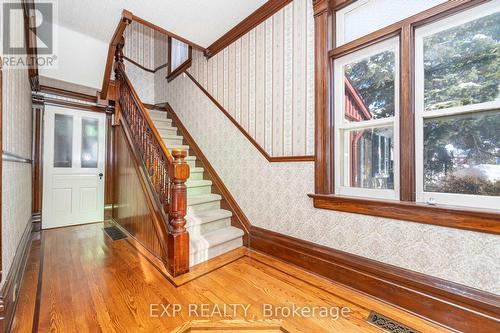 28 Queen Street, Innisfil, ON - Indoor Photo Showing Other Room