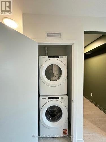 516 - 2501 Saw Whet Boulevard, Oakville, ON - Indoor Photo Showing Laundry Room