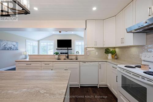 7624 Wellington Rd 51 Road, Guelph/Eramosa, ON - Indoor Photo Showing Kitchen