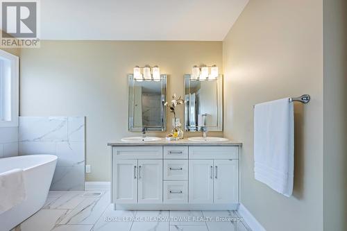 Spa-like inspired five piece ensuite - 7624 Wellington Rd 51 Road, Guelph/Eramosa, ON - Indoor Photo Showing Bathroom