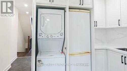 Upper - 859 1/2 Bathurst Street, Toronto, ON - Indoor Photo Showing Laundry Room