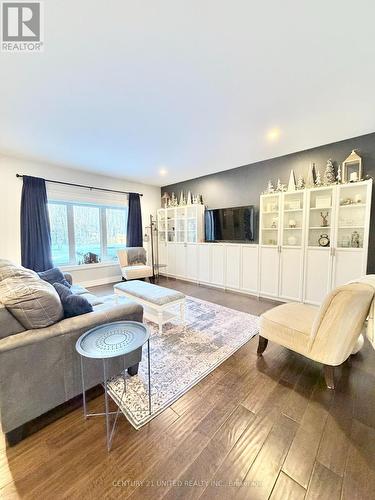 45 Kenedon Drive, Kawartha Lakes (Emily), ON - Indoor Photo Showing Living Room