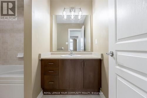 5526 Meadowcrest Avenue, Mississauga, ON - Indoor Photo Showing Bathroom
