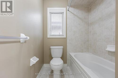 5526 Meadowcrest Avenue, Mississauga, ON - Indoor Photo Showing Bathroom