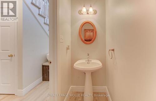 396 Otterbein Road, Kitchener, ON - Indoor Photo Showing Bathroom
