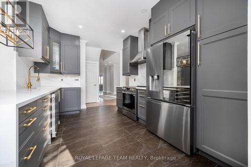 115 Grandpark Circle, Ottawa, ON - Indoor Photo Showing Kitchen With Upgraded Kitchen