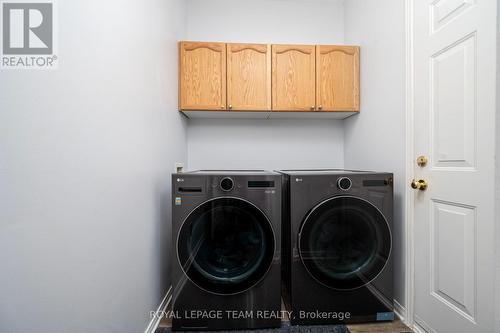 115 Grandpark Circle, Ottawa, ON - Indoor Photo Showing Laundry Room