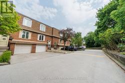 1548 WESTMINSTER PLACE  Burlington, ON L7P 2B5