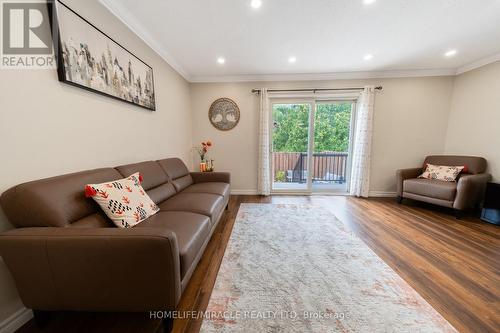 1548 Westminster Place, Burlington, ON - Indoor Photo Showing Living Room
