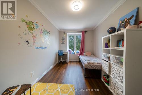 1548 Westminster Place, Burlington, ON - Indoor Photo Showing Bedroom