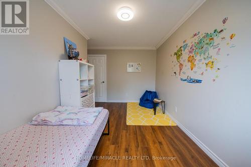 1548 Westminster Place, Burlington, ON - Indoor Photo Showing Bedroom