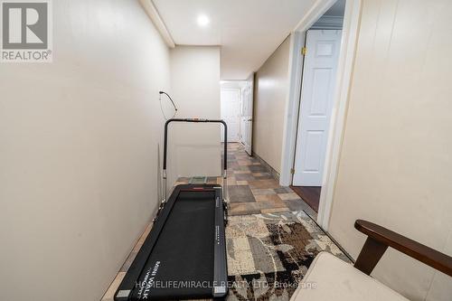 1548 Westminster Place, Burlington, ON - Indoor Photo Showing Other Room