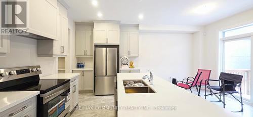 26 Aveena Road, Brampton, ON - Indoor Photo Showing Kitchen With Upgraded Kitchen