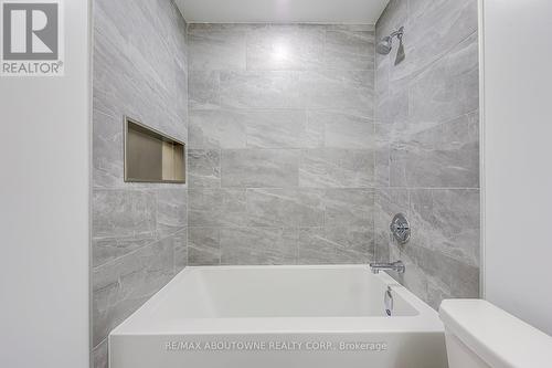 1106 - 395 Square One Drive, Mississauga, ON - Indoor Photo Showing Bathroom