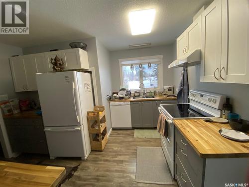 310 Main Street, Abernethy, SK - Indoor Photo Showing Kitchen With Double Sink