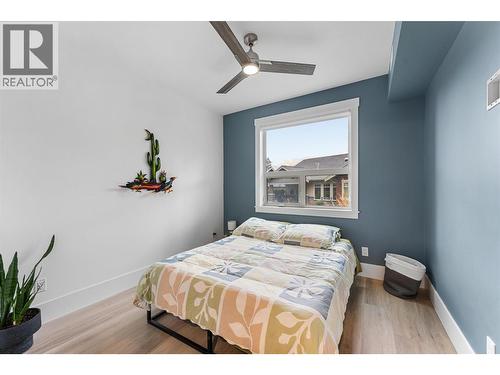 4000 Redstone Crescent Unit# 220, Peachland, BC - Indoor Photo Showing Bedroom