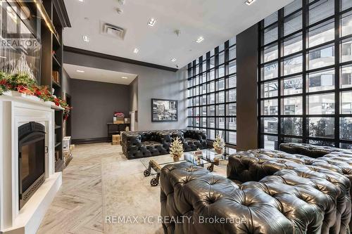 906 - 608 Richmond Street W, Toronto, ON - Indoor With Fireplace