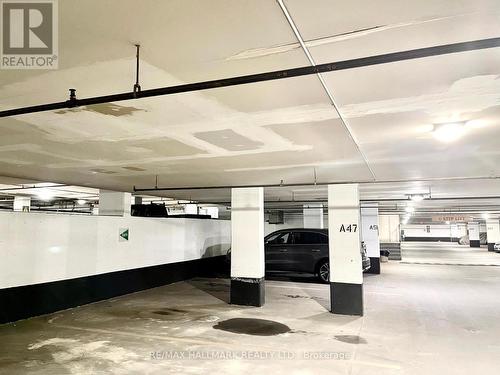 927 - 65 Scadding Avenue, Toronto, ON - Indoor Photo Showing Garage