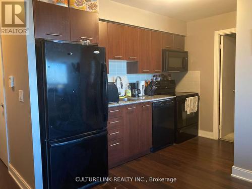3815 - 135 Village Green Square, Toronto, ON - Indoor Photo Showing Kitchen