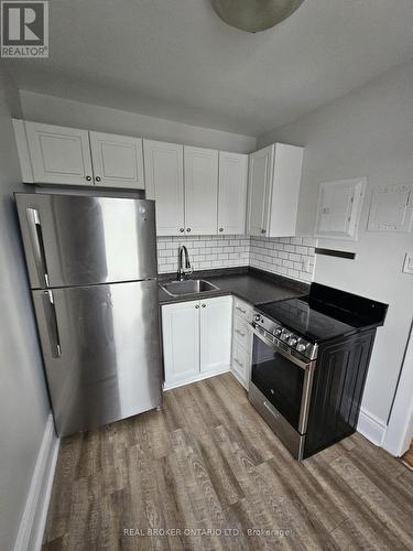 3 - 983 Main Street E, Hamilton, ON - Indoor Photo Showing Kitchen With Stainless Steel Kitchen