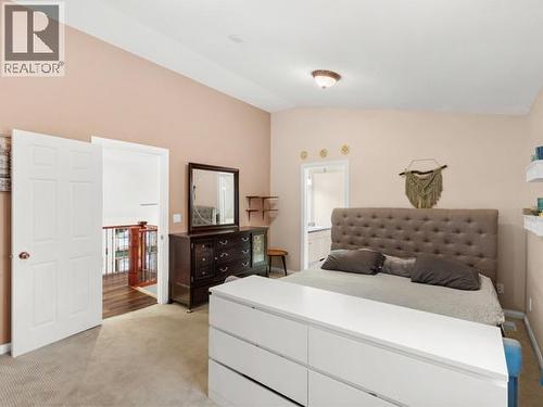 40 Stope Way, Whitehorse, YT - Indoor Photo Showing Bedroom