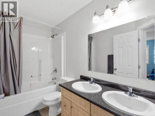 40 Stope Way, Whitehorse, YT - Indoor Photo Showing Bathroom
