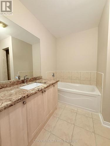 5727 Retreat Street, Mississauga, ON - Indoor Photo Showing Bathroom
