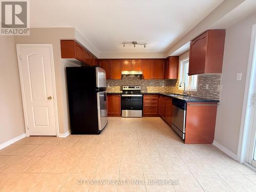 5727 Retreat Street, Mississauga, ON - Indoor Photo Showing Kitchen With Stainless Steel Kitchen