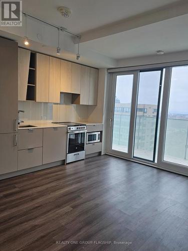 1809 - 3883 Quartz Road, Mississauga, ON - Indoor Photo Showing Kitchen