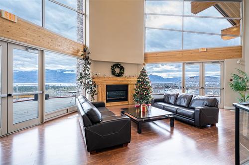 405-3205 Skyview Lane, West Kelowna, BC - Indoor Photo Showing Living Room With Fireplace