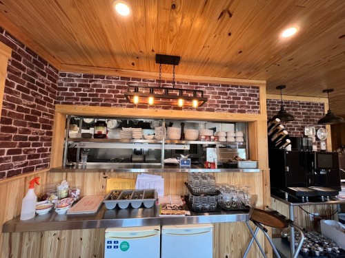 Restaurant - 15 Rue Des Bouleaux, Caplan, QC - Indoor Photo Showing Other Room