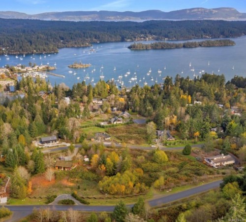 120 Bishops Walk Rd, Salt Spring, BC 