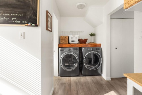 3350 Limerick Rd, Duncan, BC - Indoor Photo Showing Laundry Room